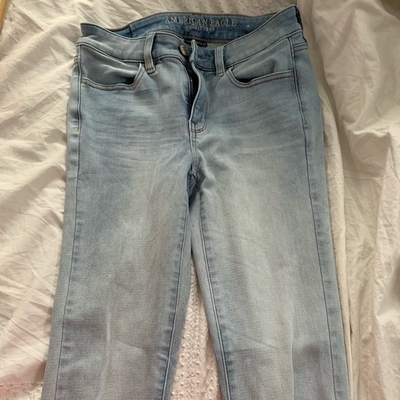 Light washed super stretch hi-rise jegging jeans - Picture 1 of 4